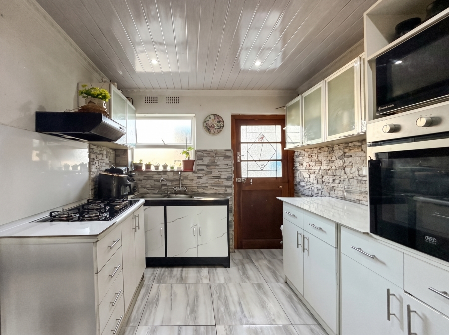 2 Bedroom Property for Sale in Belhar Western Cape